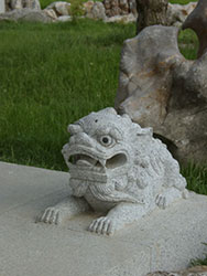 Kleiner Drache am chinesischen Nationengarten